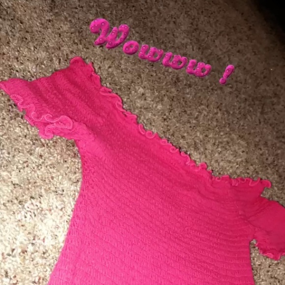 Pink Ruffle Crop-Top - Picture 2 of 2